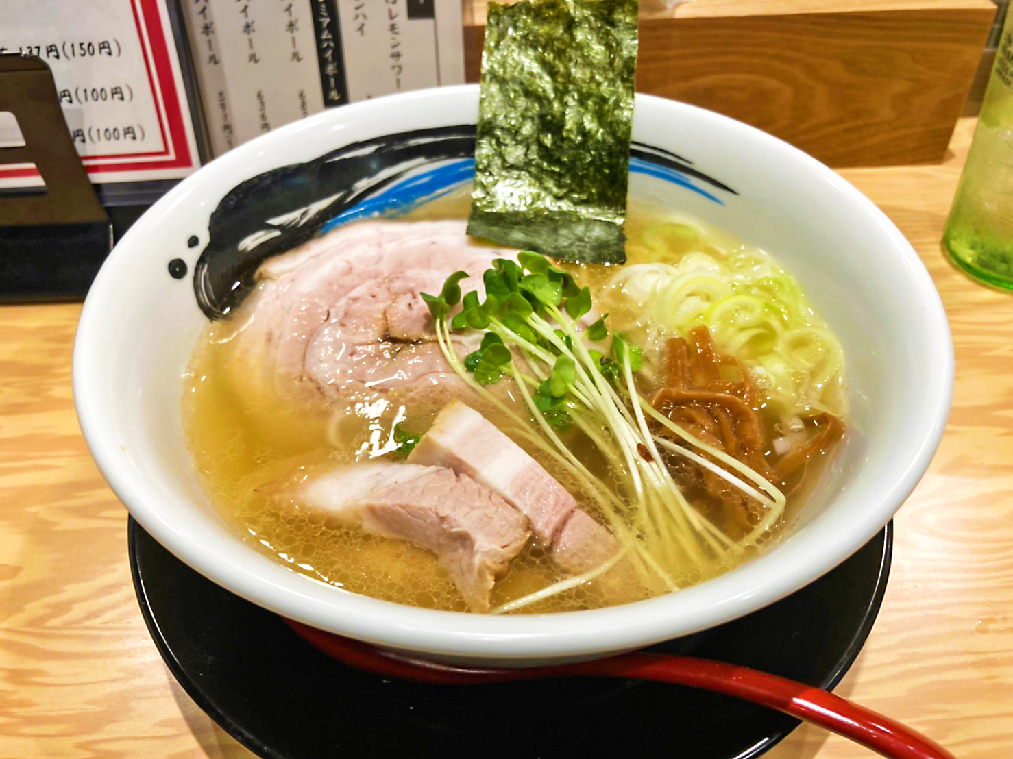 鮨らぁー麺 釣りきん 横浜ドリームランド店】真鯛ラーメンとお寿司の