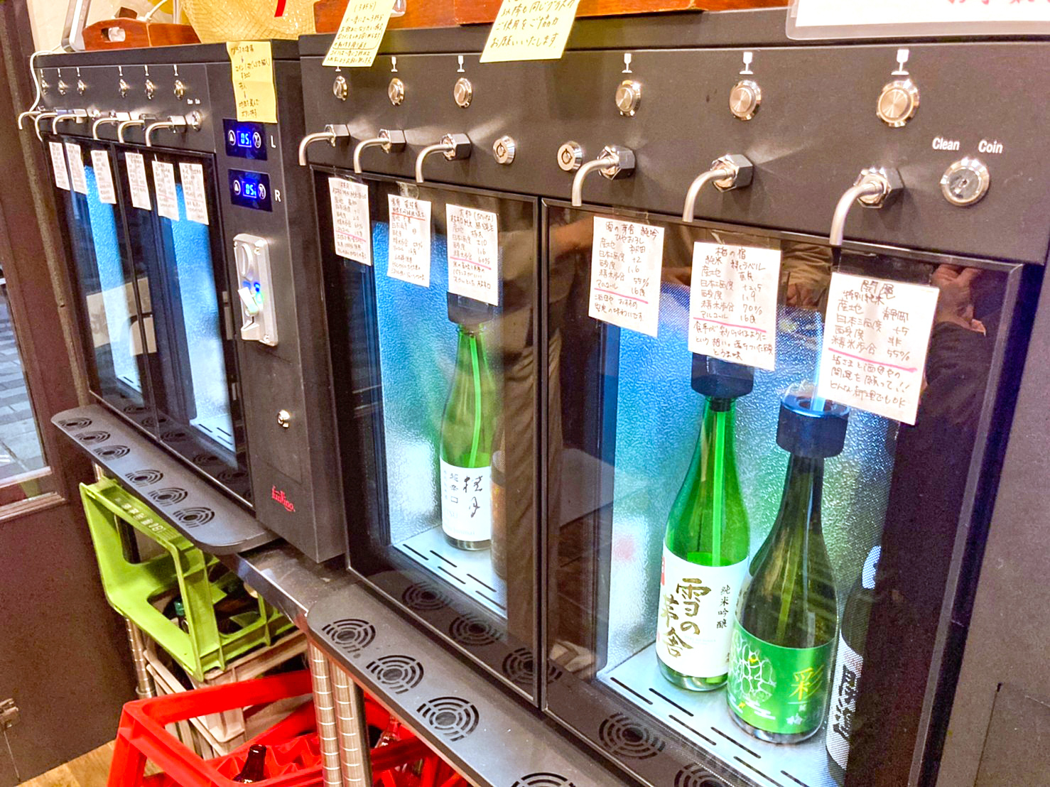 地酒・立ち呑み 酒母や】300円から飲める！ありそうでなかった地酒立ち飲み専門店 - 野毛飲みcom